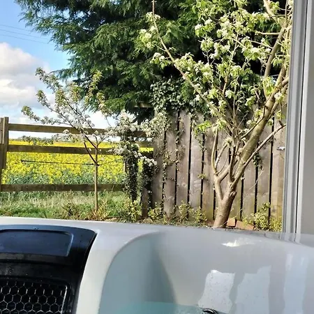 The Granary Luxury Barn דירה *