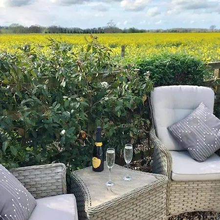 The Granary Luxury Barn דירה ת'ירסק