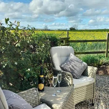 The Granary Luxury Barn דירה ת'ירסק